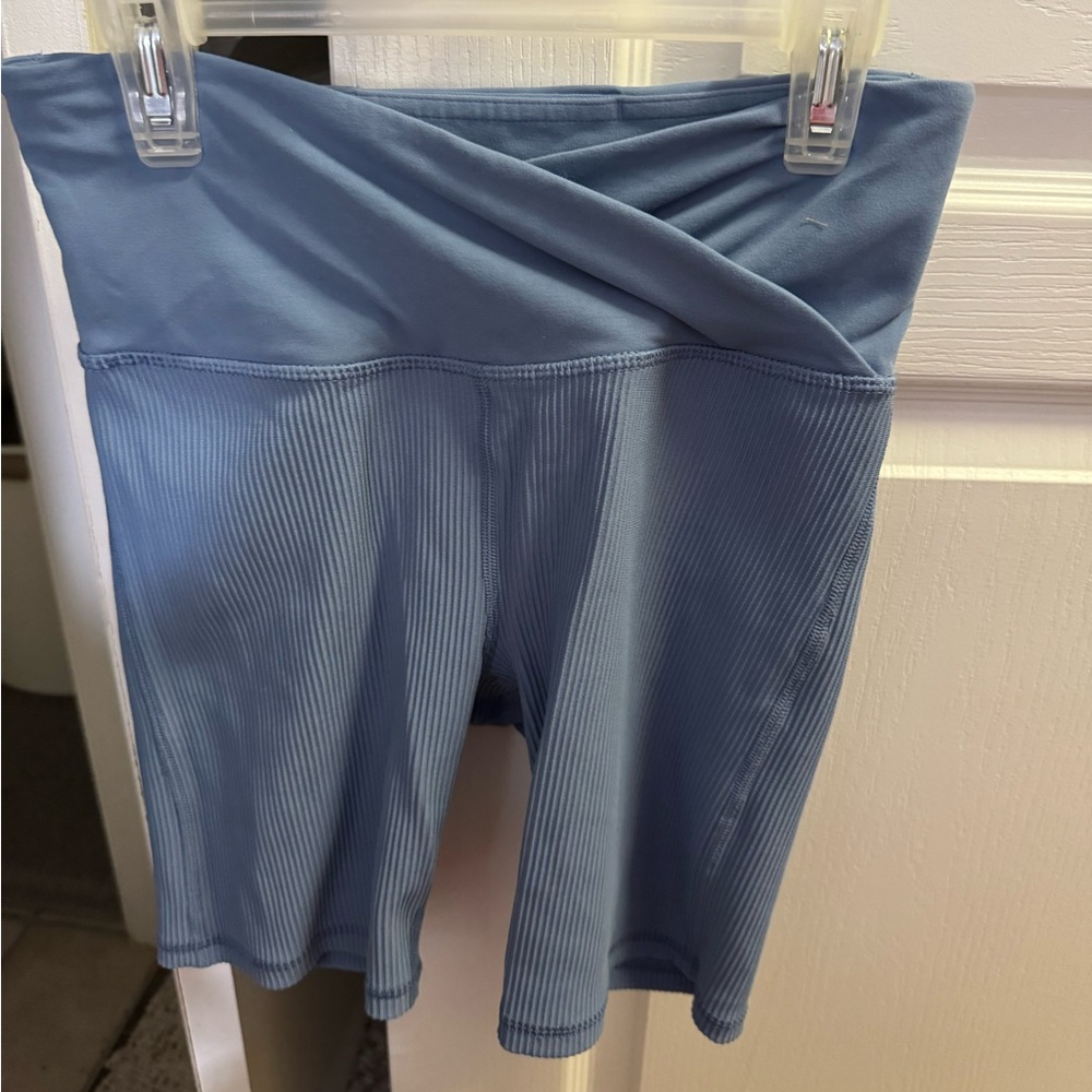 Athleta Women's Ribbed Blue Elation 7” Shorts